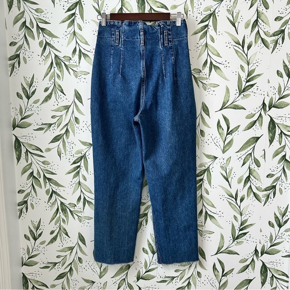 Abercrombie and Fitch Mom Jean. High Waist. Size 4/27. - Picture 2 of 9